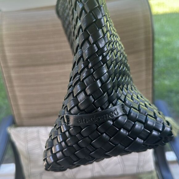 AH adorned Lauren Black | Woven Hobo Bag - Picture 4 of 7